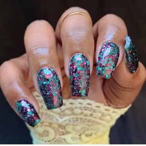 Sparkle & Co Exclusive Nail Dip Powder Polish in Winter Formal